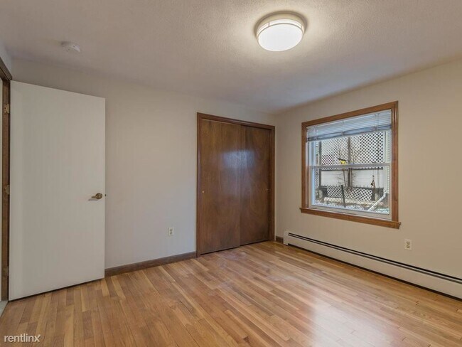 Foto del edificio - 4 br, 2 bath House - 57 Newbury St Apt 1