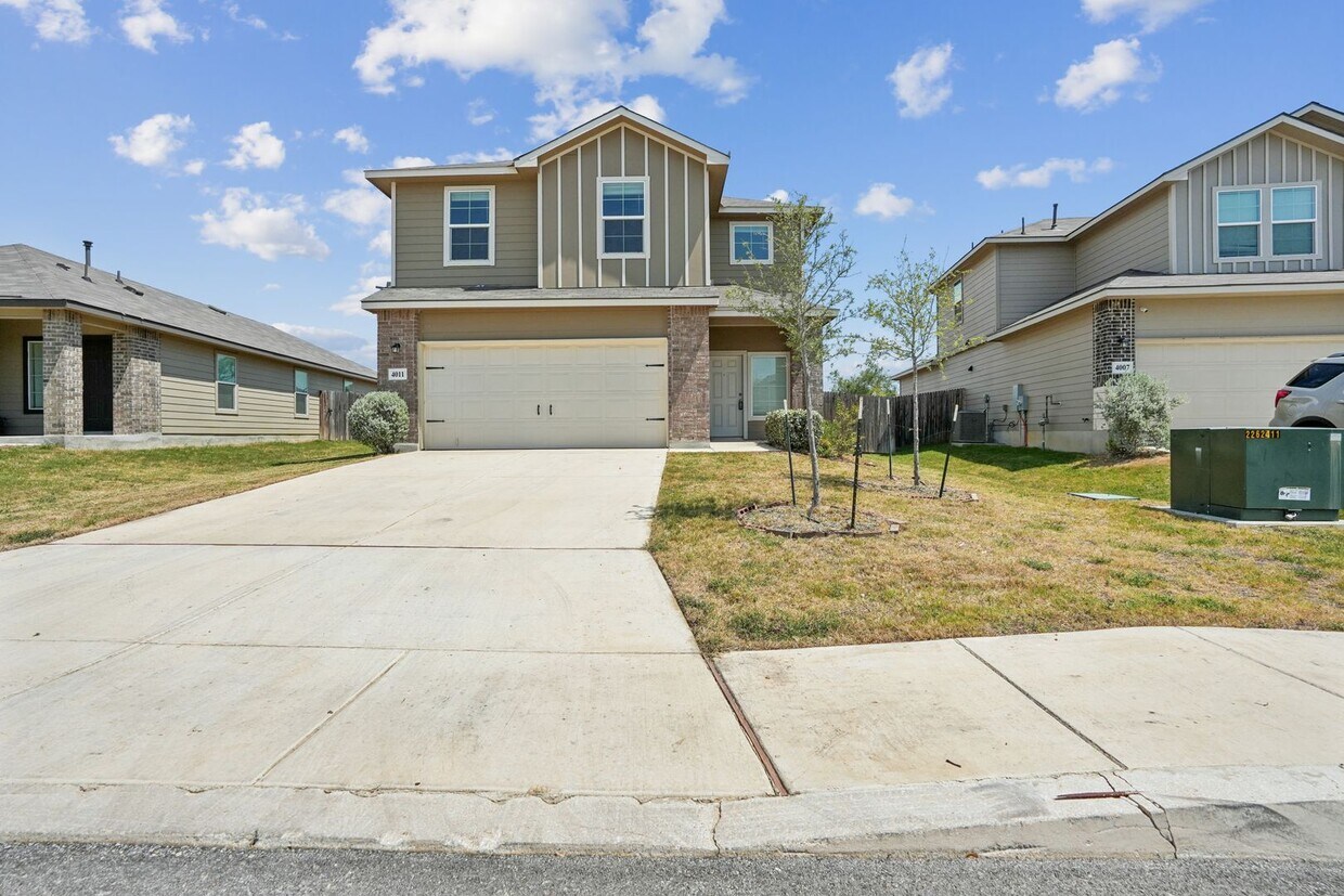 Foto principal - 4 Week Free Move-In Special! Spacious 3-Be...