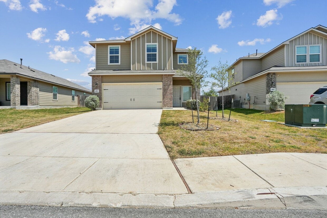 Spacious 3-Bed, 2.5-Bath Retreat Just Minu... - Spacious 3-Bed, 2.5-Bath Retreat Just Minu...