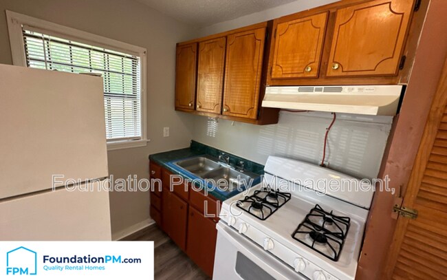 Building Photo - 1651 Gabay St