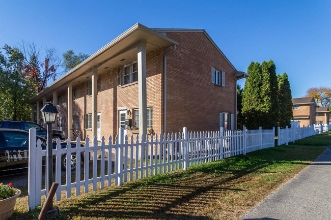 Building Photo - Penn Village Townhomes
