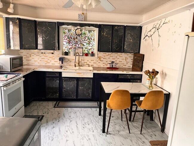 Foto del edificio - 5552 Scotch Ridge Rd