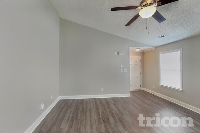 Foto del edificio - 11608 Stewarts Crossing Dr