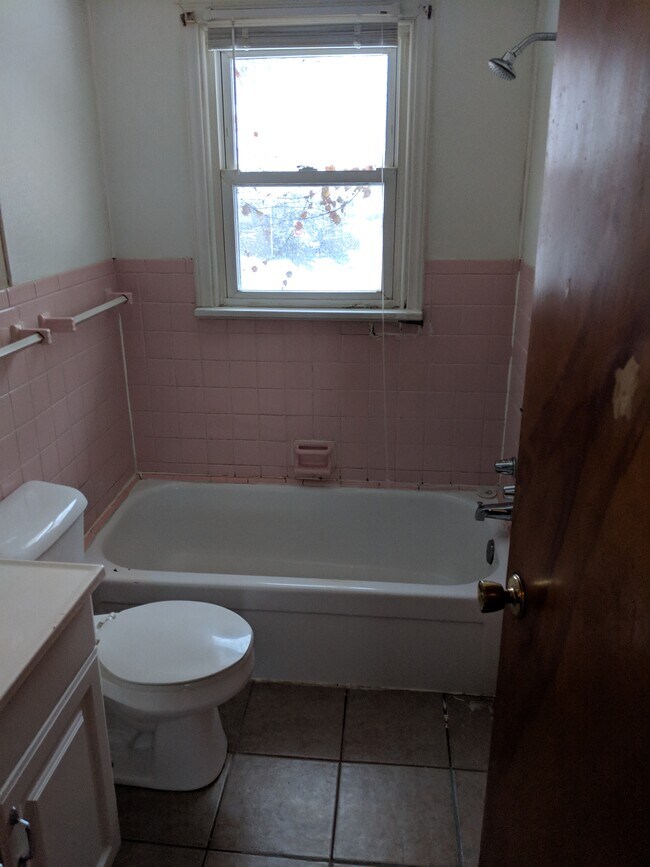 Building Photo - 1224 15th St NW
