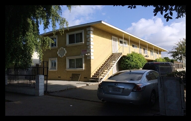 Primary Photo - 921 E 91st St