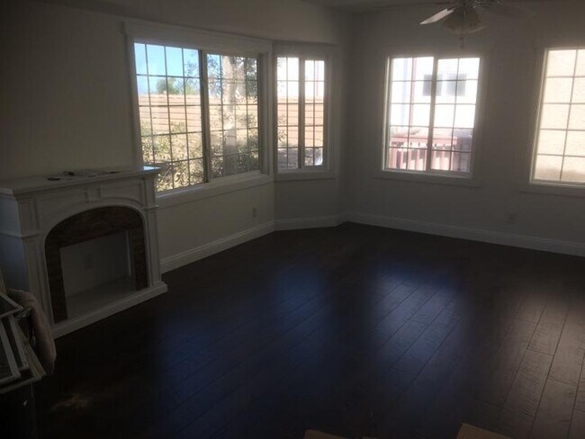 Sala de estar - 2110 Monterey Blvd