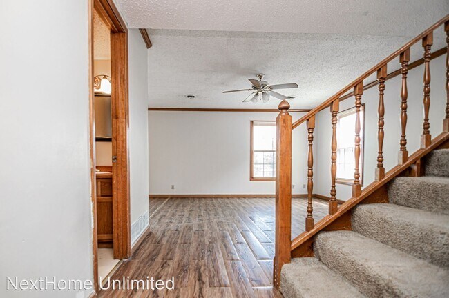 Building Photo - 3 br, 1.5 bath House - 113 Commanche Ct.