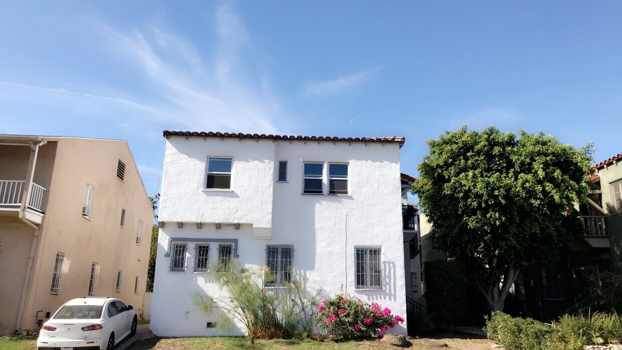 Street view - 857 N Alexandria Ave