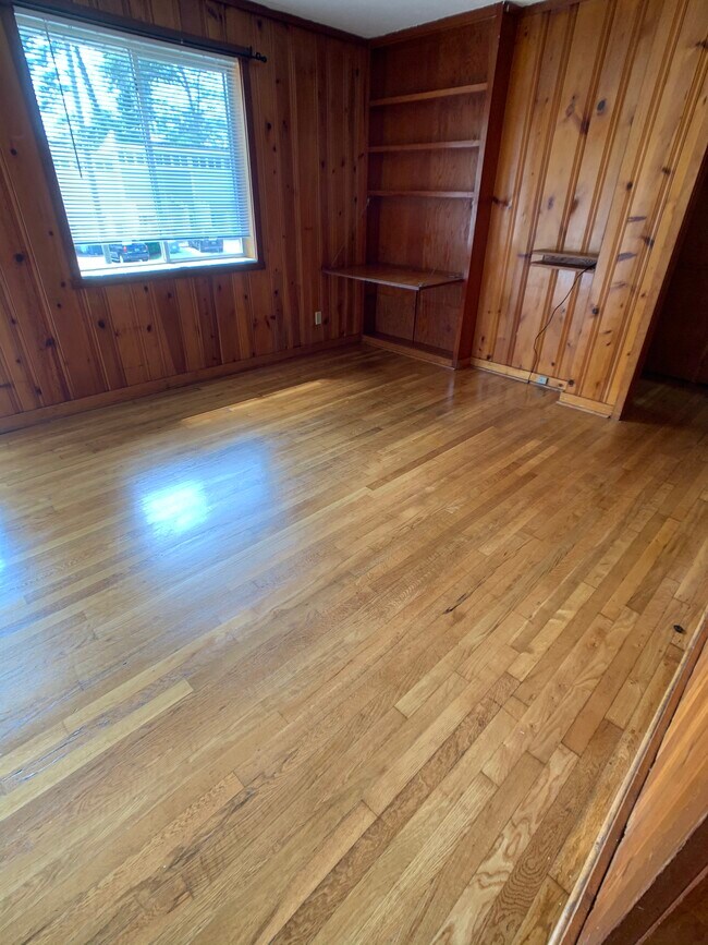 Sala de estar - 151 N Ross St