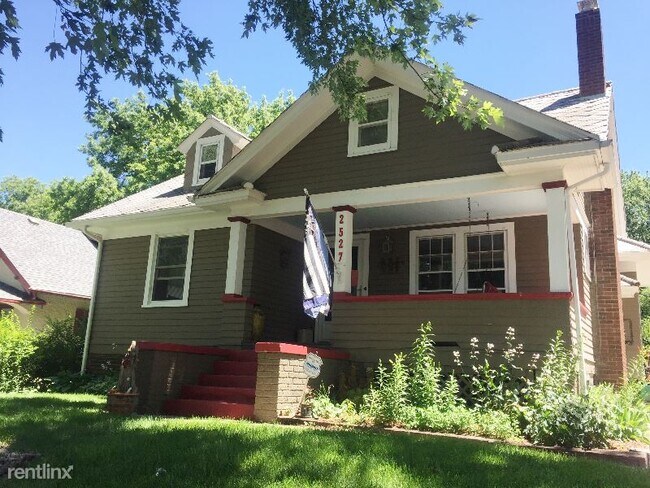 Foto del edificio - 4 br, 1.5 bath House - 2527 N 63rd St