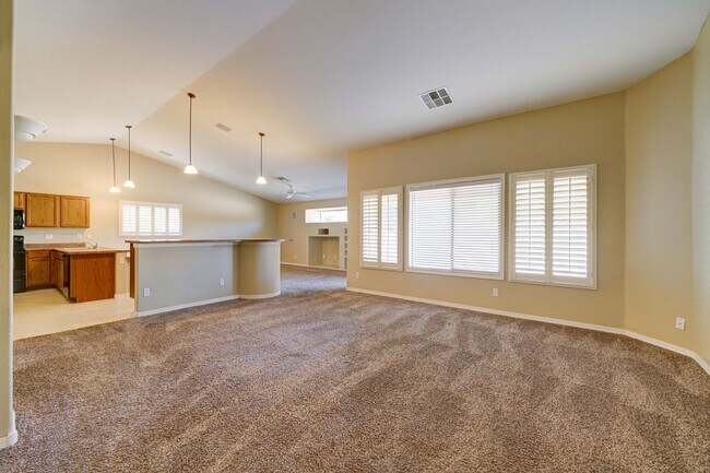 Building Photo - 3 Bedroom + 2 Bathroom + 3-Car Split Garag...