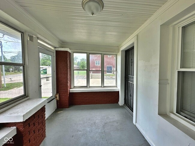 Building Photo - 19 S Spencer Ave
