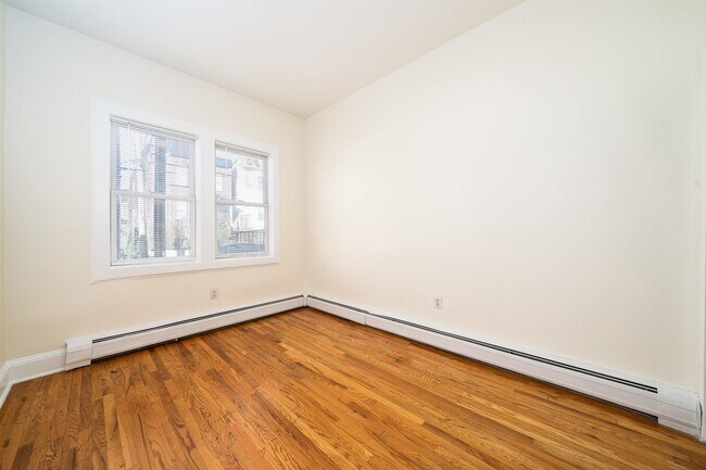 Foto del edificio - 80 Hancock Ave