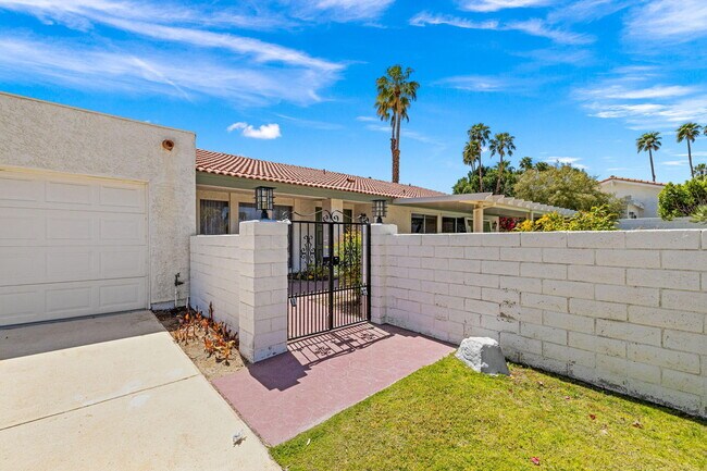 Foto del edificio - 73165 Haystack Rd
