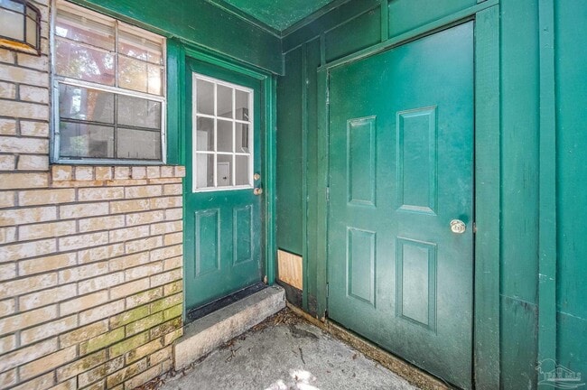 Building Photo - 2107 Langley Ave