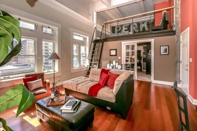 Foto del edificio - Beautiful Downtown Condo in Tacoma