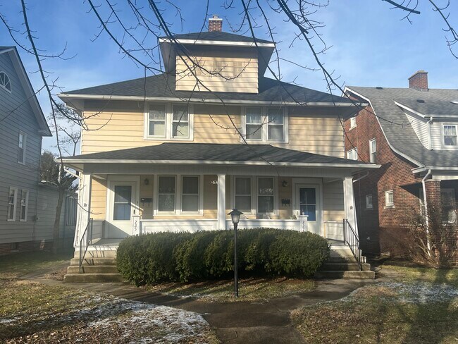 Foto del edificio - 225 E Allen St