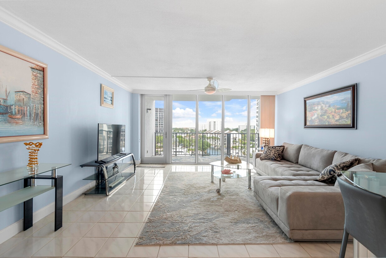 Primary Photo - 4750 S Ocean Blvd