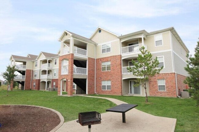 Building Photo - 9400 N Oak Trafficway