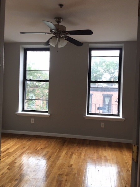 Foto del edificio - 1220 Washington St