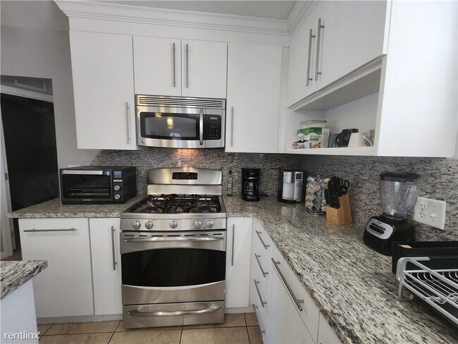 Foto del edificio - 5 br, 3 bath House - 1062 SE 22nd Ave