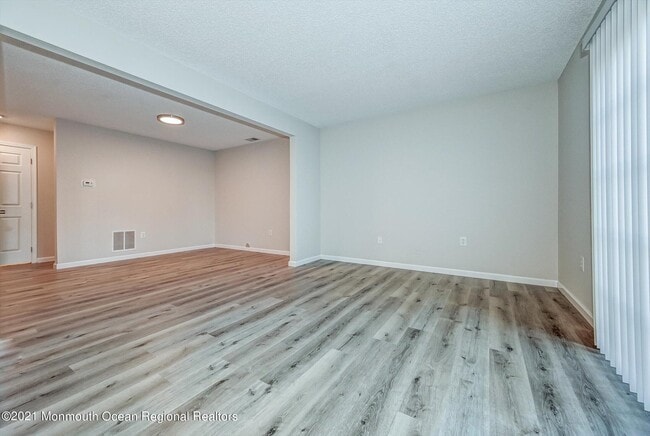 Building Photo - 64 Phoenix Ct