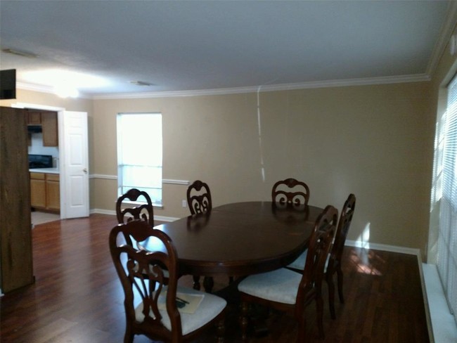 Building Photo - 3043 Fort Stockton Dr