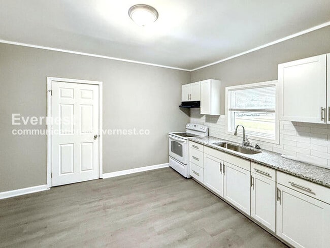 Foto del edificio - 3335 31st Pl N