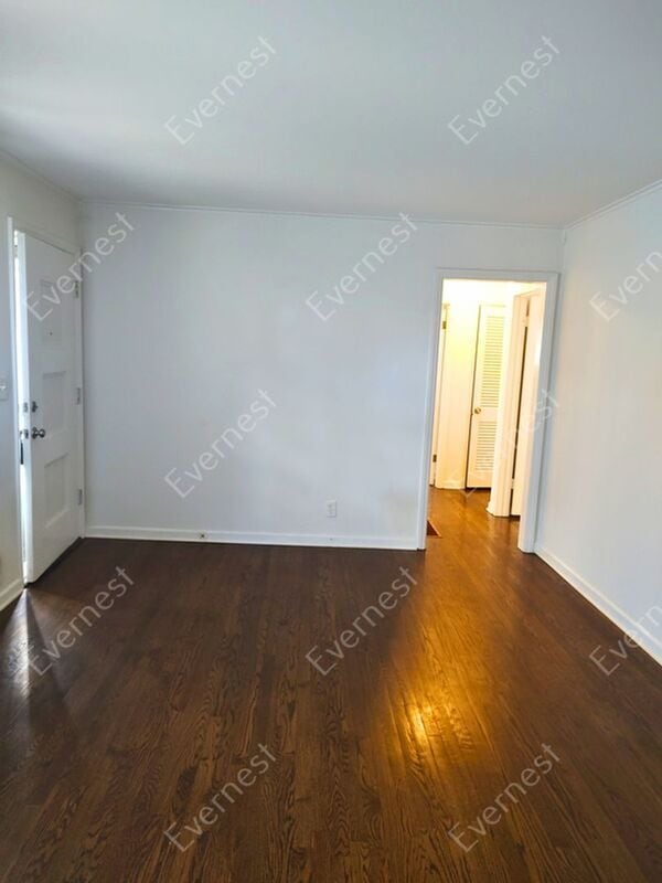Building Photo - 1101 W 25th Terrace