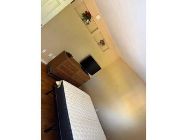 Foto del edificio - 1 bed 1 bath condo 2nd floor