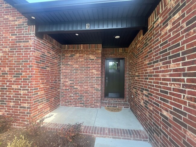 Building Photo - New construction mins from LRAFB