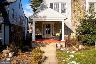 Building Photo - 409 Price St