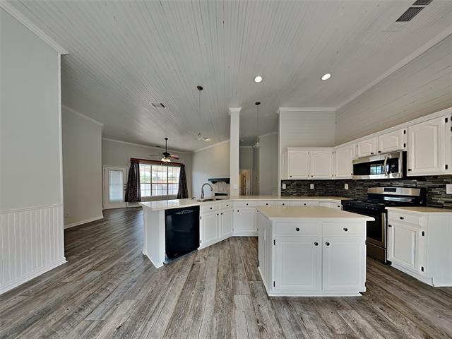 Foto del edificio - 7513 Silverthorn Dr