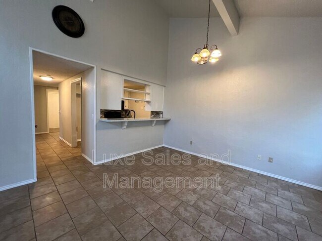 Foto del edificio - 2137 Goodrich Dr