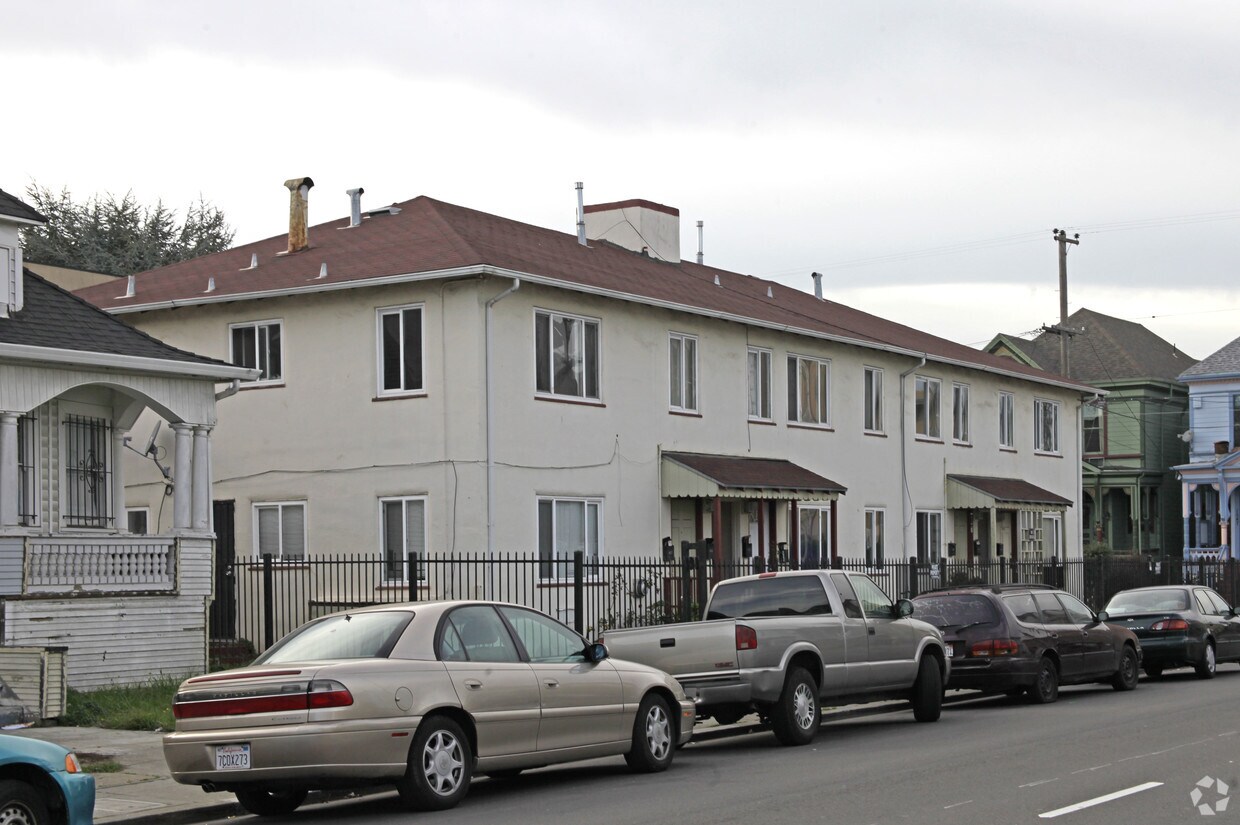 Foto del edificio - 601-617 Foothill Blvd