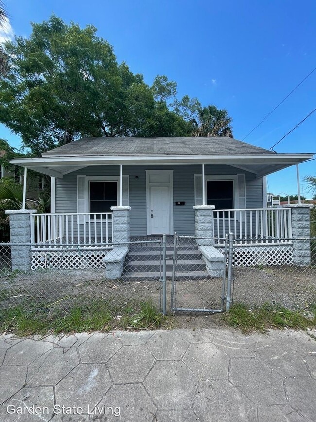 Building Photo - 3 br, 2 bath House - 507 E 2nd Street