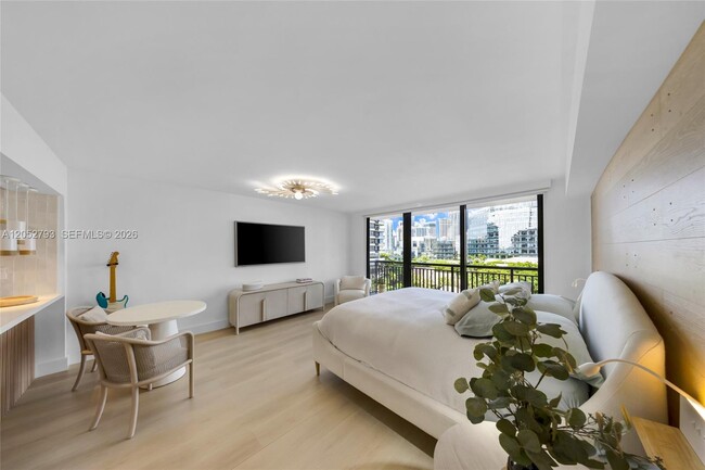Foto del edificio - 540 Brickell Key Dr