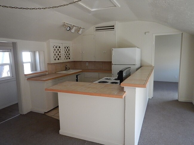 Building Photo - 0495