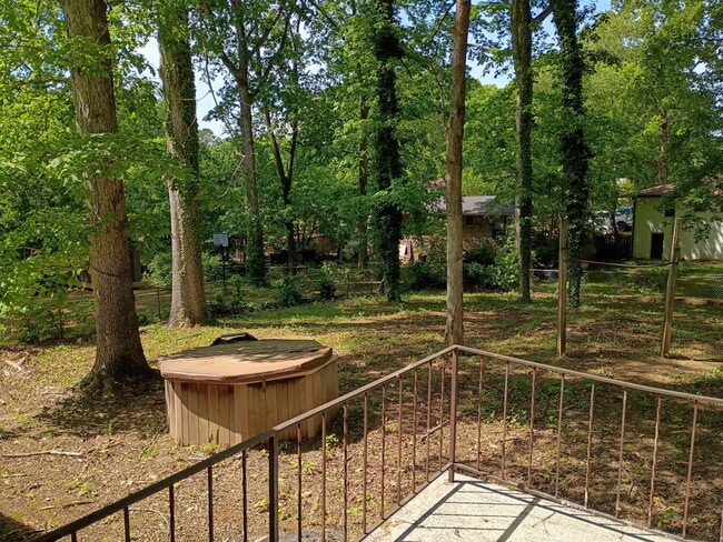 Photo - 2480 Woodland Dr NW House