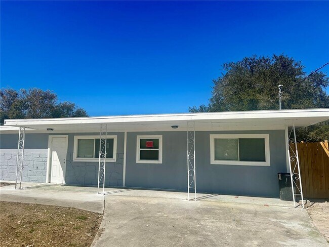 Building Photo - 12741 Poppy St