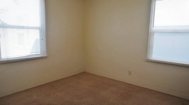 Building Photo - 1165 Monterey St