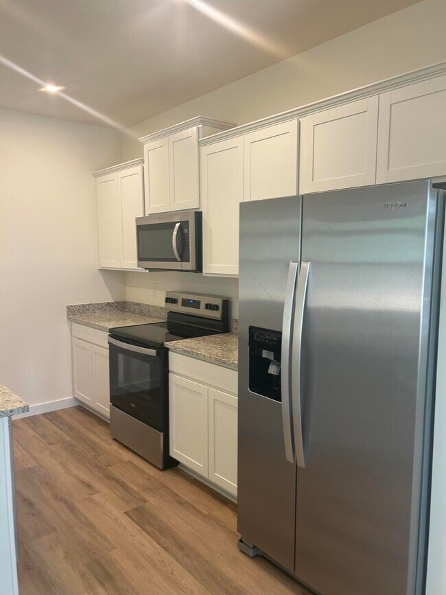 Building Photo - 4071 Belcourt Dr