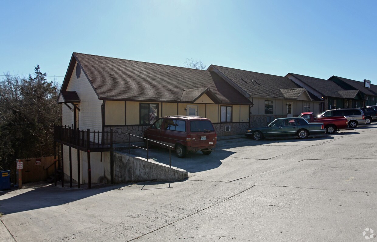 Primary Photo - 2321 Us-65-br