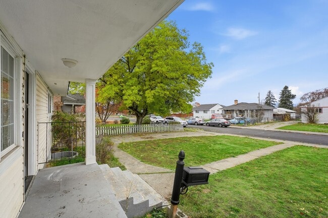 Foto del edificio - 3917 E Fairview Ave