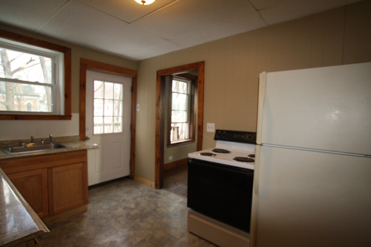 10 Summit Street, Fairfield, ME 04901 Townhouse for Rent in Fairfield