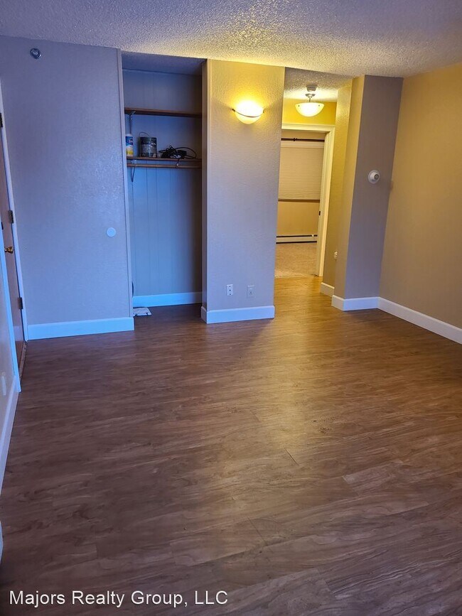 2 br, 1 bath House 1050 Turner St 104 House Rental in Fairbanks