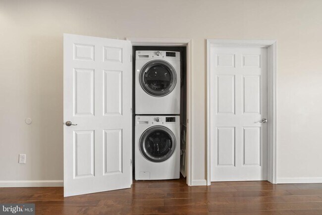 Foto del edificio - 118-20 Richmond St