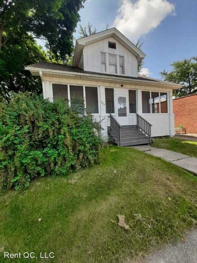 3 br, 1 bath House 5408 3rd Ave. House Rental in Moline, IL