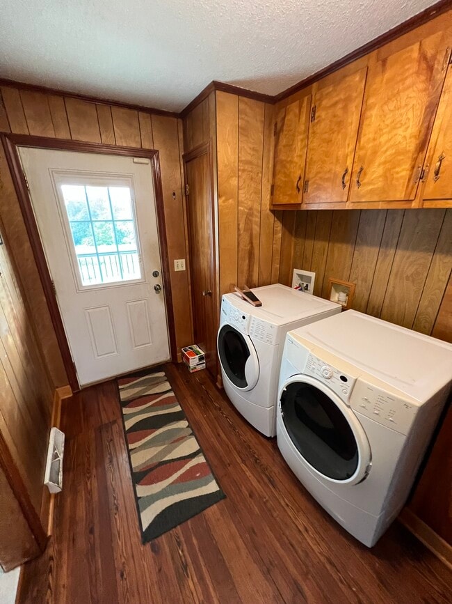 Building Photo - 492 Myers Mill Rd