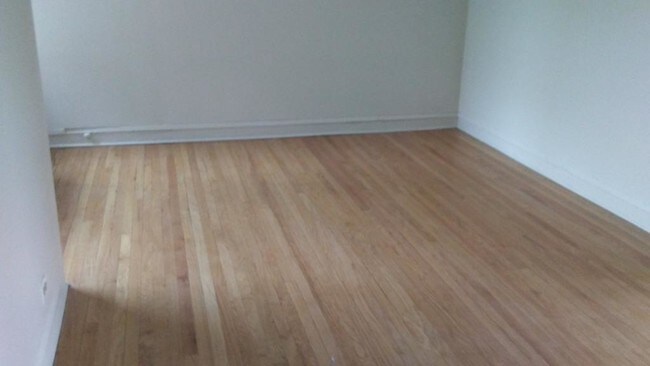 Foto del edificio - 2209 E 70th Pl
